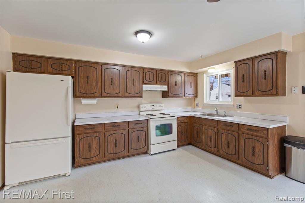 5848 MERRIMAN Road, Garden City, MI — Photo 8