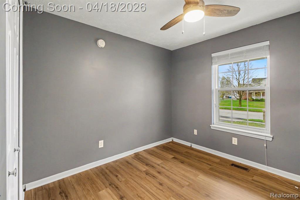 702 Dewars Street, Howell, MI 48843 — Photo 12
