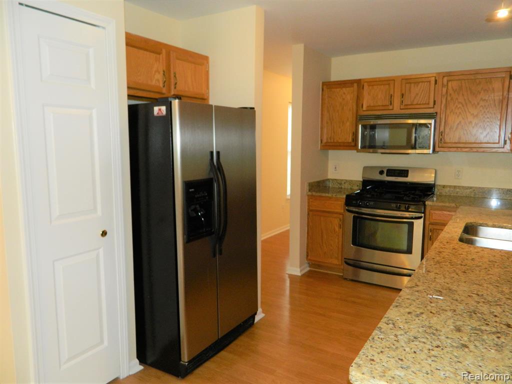 5483 Seabreeze Lane, Sterling Heights, MI 48310 — Photo 6
