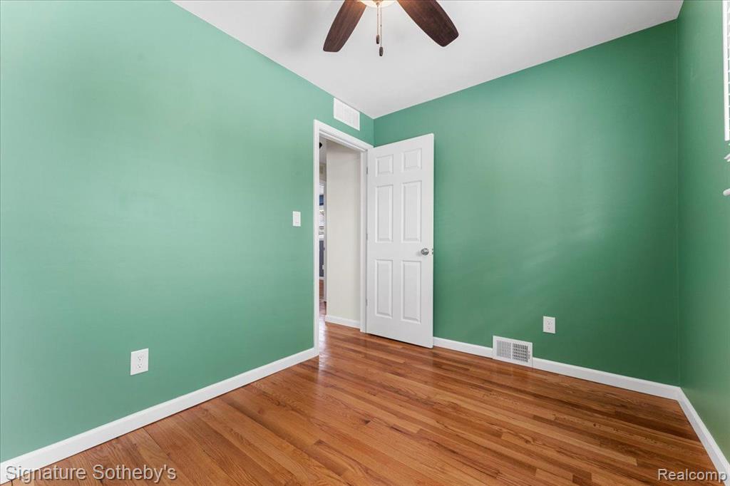 40499 Orangelawn Avenue, Plymouth, MI 48170 — Photo 18