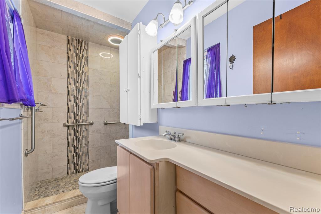 39520 Venetian Drive, Harrison Township, MI — Photo 25