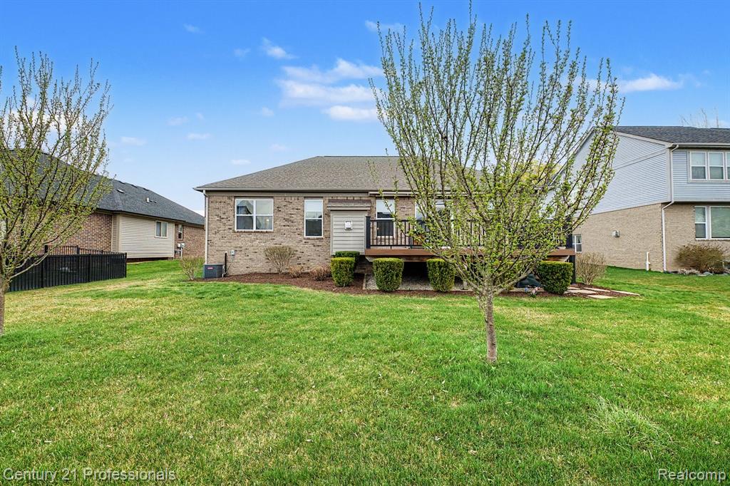 49455 Messara Drive, Macomb, MI 48042 — Photo 41