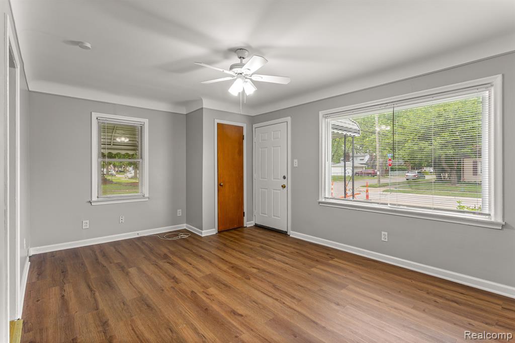 8306 HELEN, Center Line, MI 48015 — Photo 7