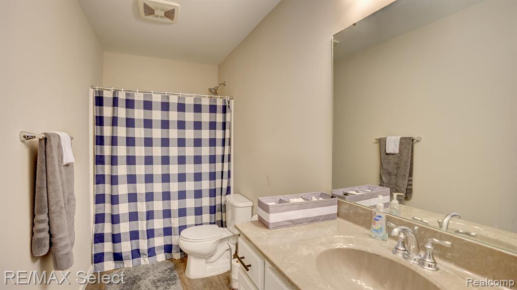 7115 GLENMEADOW Court, Grand Blanc, MI 48439 — Photo 19