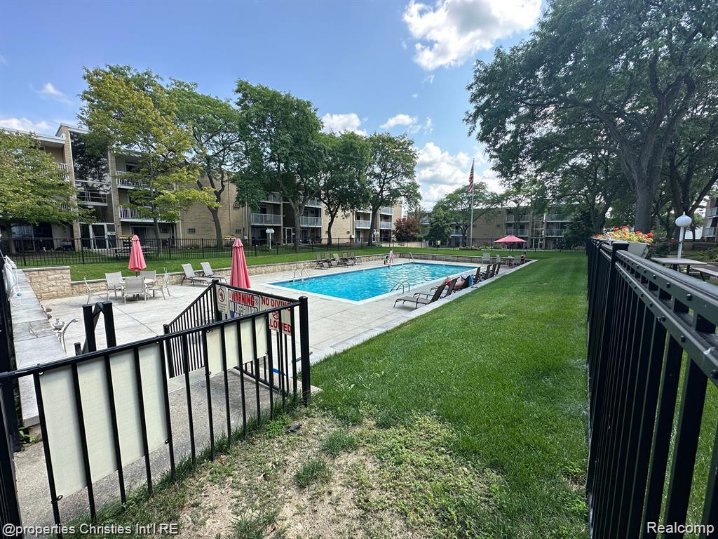 4917 Crooks Road, Royal Oak, MI, 48073