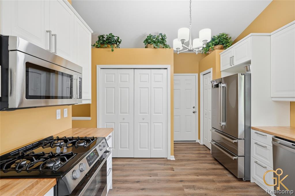 4933 Iroquois Boulevard, Clarkston, MI 48348 — Photo 17