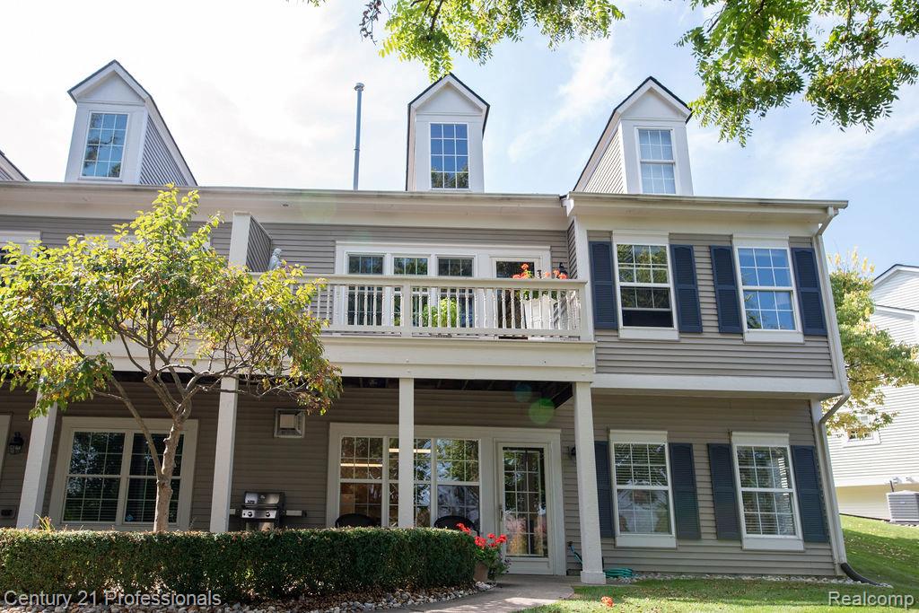 767 E Bluff Court, Rochester Hills, MI 48307 — Photo 9