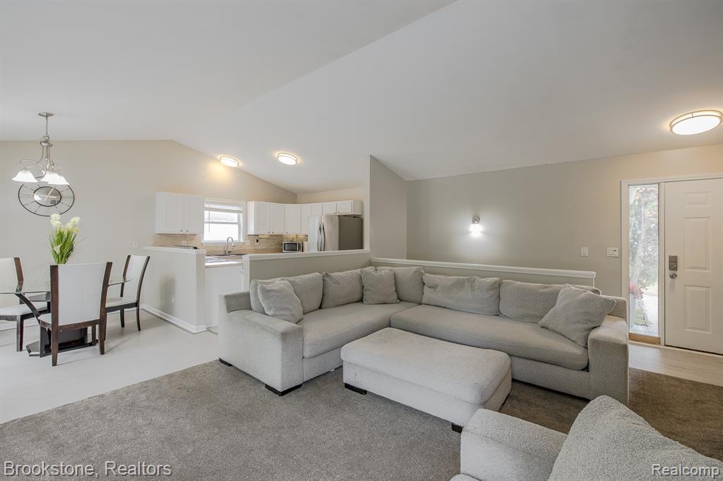 5039 Auker Drive, Grand Blanc, MI 48507 — Photo 7