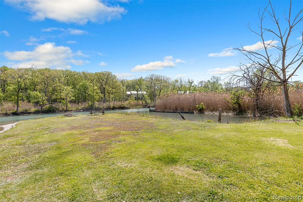 22827 Meridian Road, Grosse Ile, MI 48138 — Photo 16