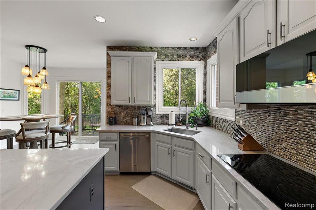 40211 BEXLEY Way, Northville, MI 48168 — Photo 43