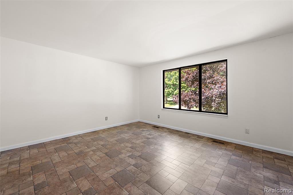 7427 Emerson, Washington, MI — Photo 19
