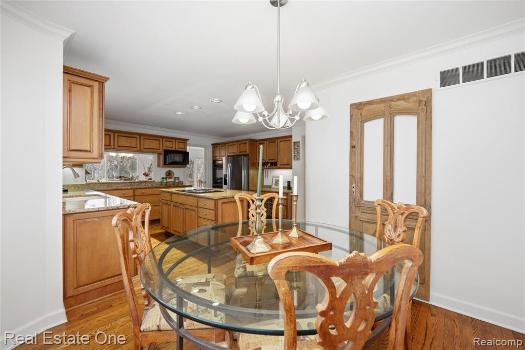 7026 Daventry Woods Drive, West Bloomfield, MI — Photo 17