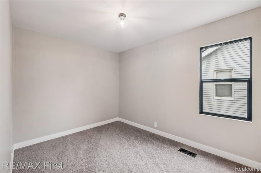 27520 Bohnhoff Street, Roseville, MI 48066 — Photo 15