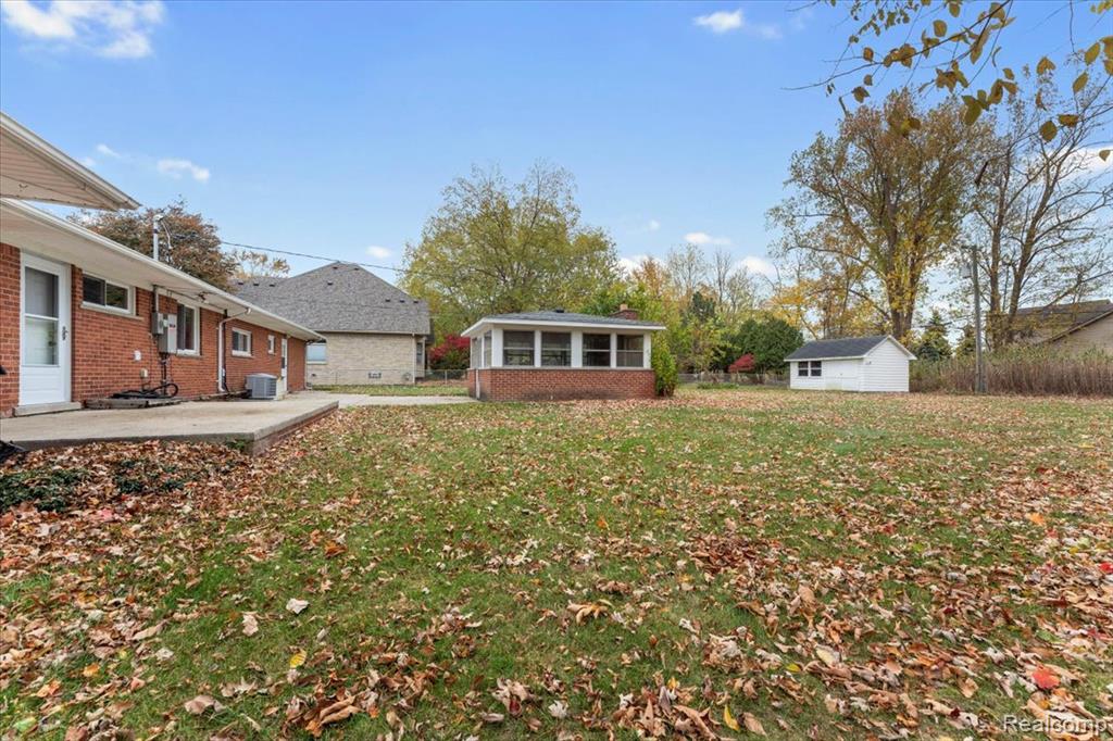 9127 Lake Road, Grosse Ile, MI 48138 — Photo 25