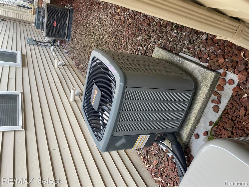 5024 Harbor Oak Drive, Waterford, MI 48329 — Photo 39