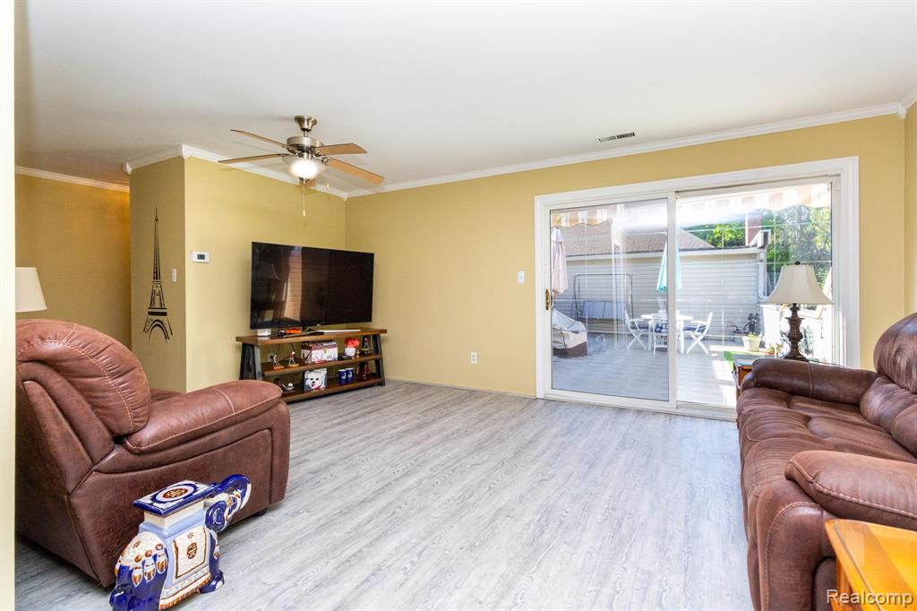 8095 Colony Drive, 23, Grosse Ile, MI 48138 — Photo 11