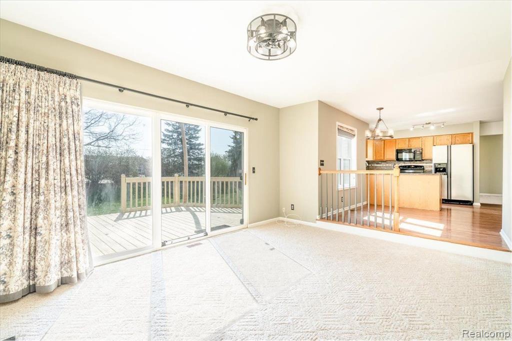 9429 MADISON Drive, Belleville, MI 48111 — Photo 16