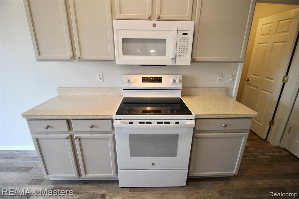 14071 Watersway, Gibraltar, MI — Photo 8