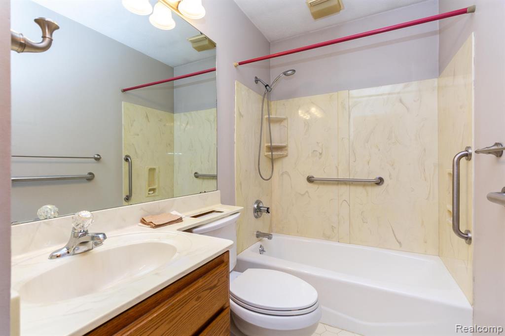 5513 Leann Court, Newport, MI 48166 — Photo 11