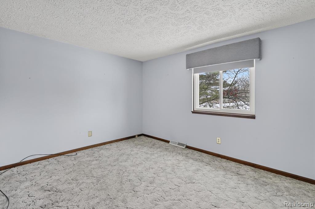 500 Granger Road, Ortonville, MI 48462 — Photo 33
