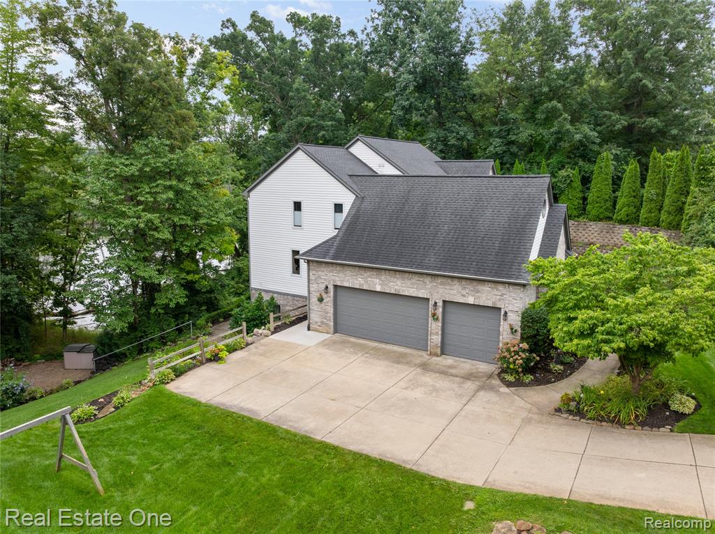 5471 Parkside Drive, Brighton, MI 48114 — Photo 36