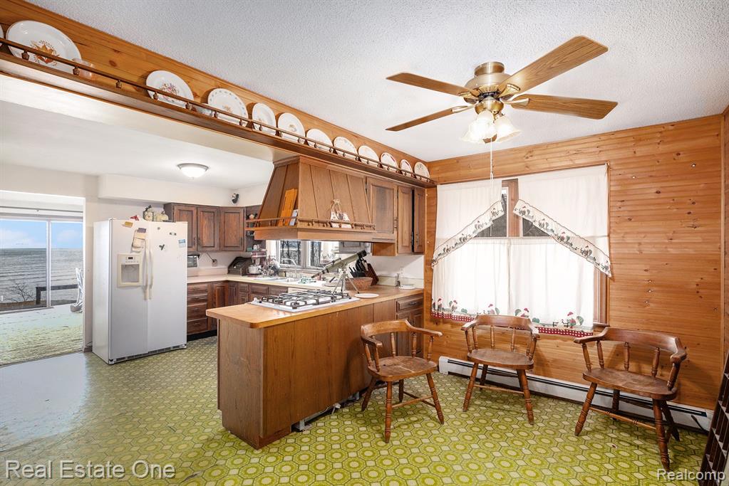 5366 LAKESHORE Road, Deckerville, MI 48427 — Photo 9