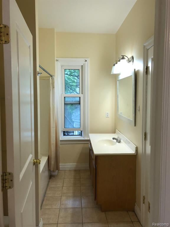 7941 AGNES Street, Detroit, MI 48214 — Photo 18