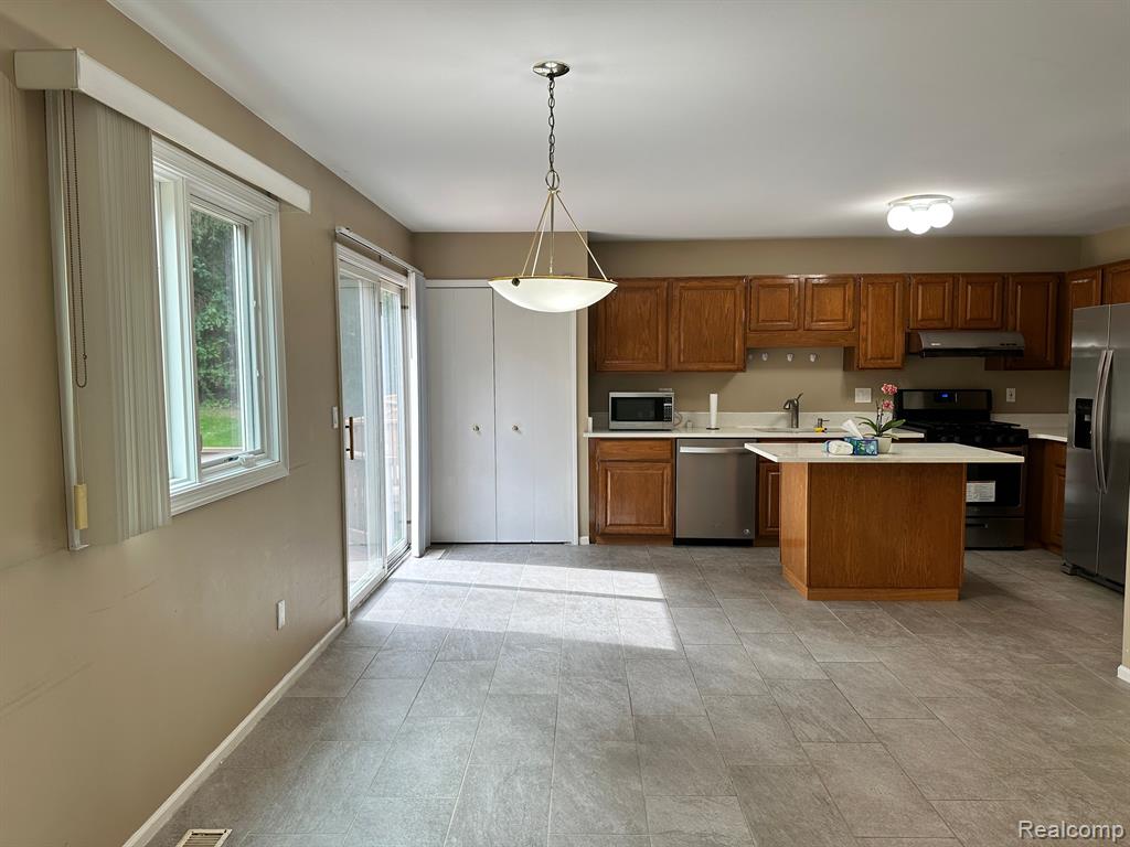 43841 ALGONQUIN Drive, Novi, MI — Photo 12
