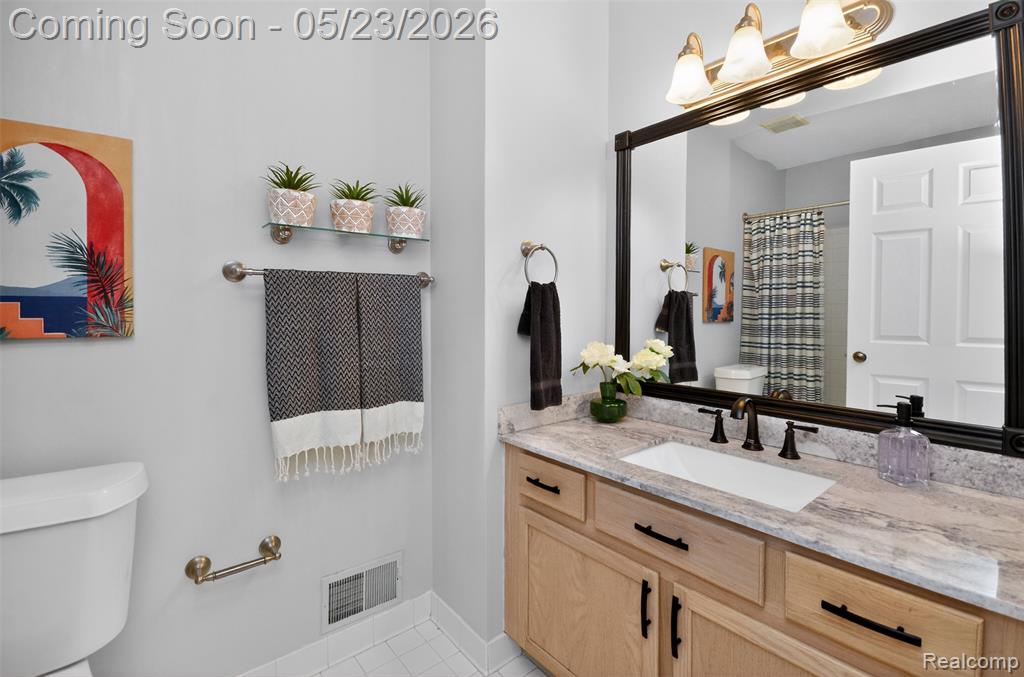 70 Pine Tree Ridge Drive, 2, Waterford, MI 48327 — Photo 19