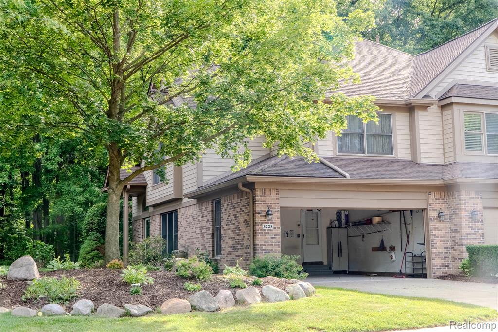 5235 Royal Vale Lane, 70, Dearborn, MI 48126 — front exterior