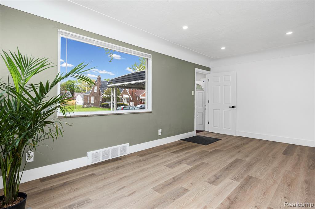 16871 Asbury Park, Detroit, MI 48235 — Photo 15