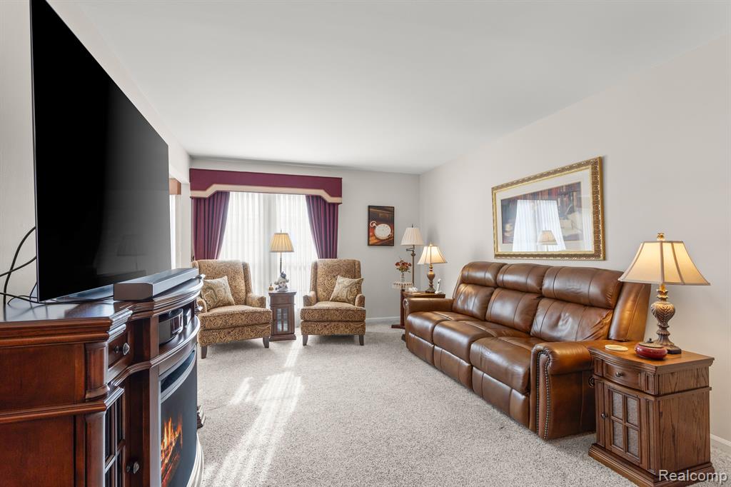 43579 YORKVILLE Drive, Canton, MI 48188 — Photo 4