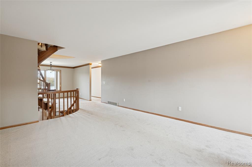 9502 Fenwin Drive, Grand Blanc, MI 48439 — Photo 6