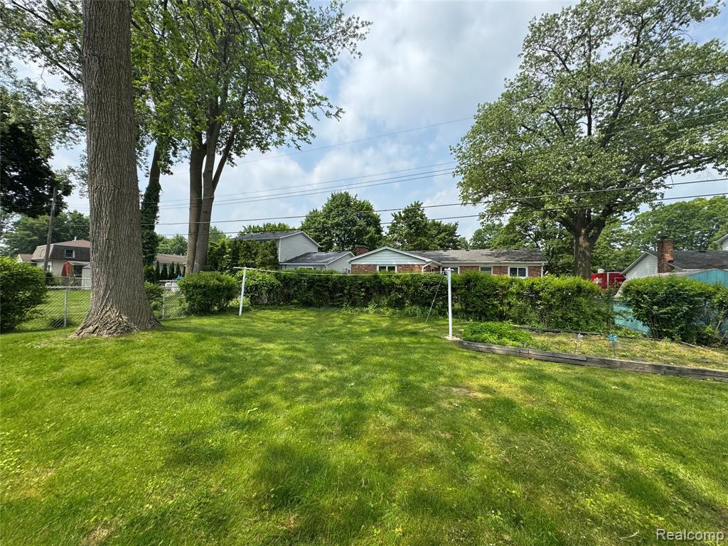 958 Virginia Avenue, Marysville, MI 48040 — Photo 43