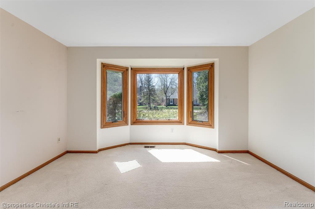 7514 Olde Sturbridge Trail, Clarkston, MI 48348 — Photo 4