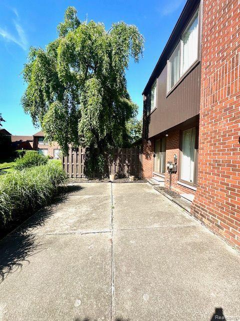 3045 LINDENWOOD Drive, 108, Dearborn, MI 48120 — Photo 34