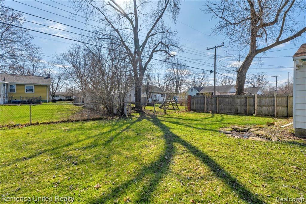 339 DAKOTA Street, Ypsilanti, MI 48198 — Photo 19