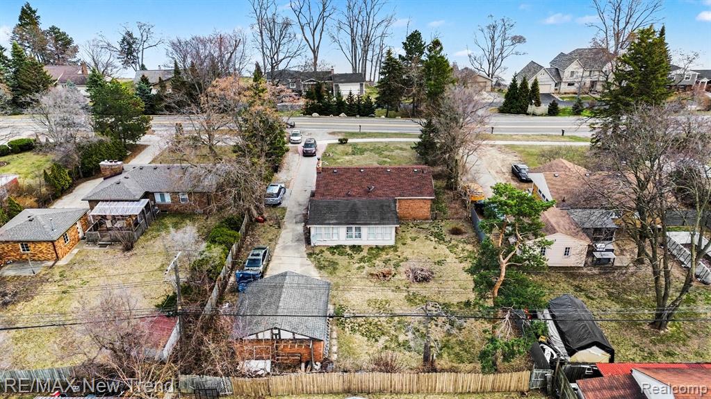 2174 Middlebelt Road, West Bloomfield, MI 48324 — Photo 33