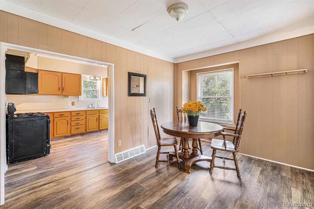 10262 Grand Blanc Road, Gaines Vlg, MI 48436 — Photo 9