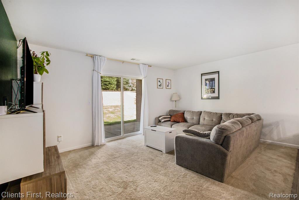 1441 Duncan Drive, Chelsea, MI 48118 — Photo 5
