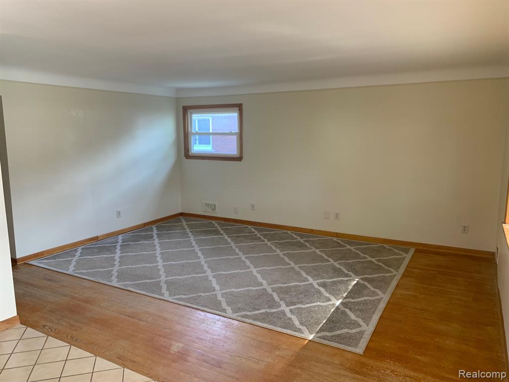 9211 LAURENCE Avenue, Allen Park, MI 48101 — Photo 4