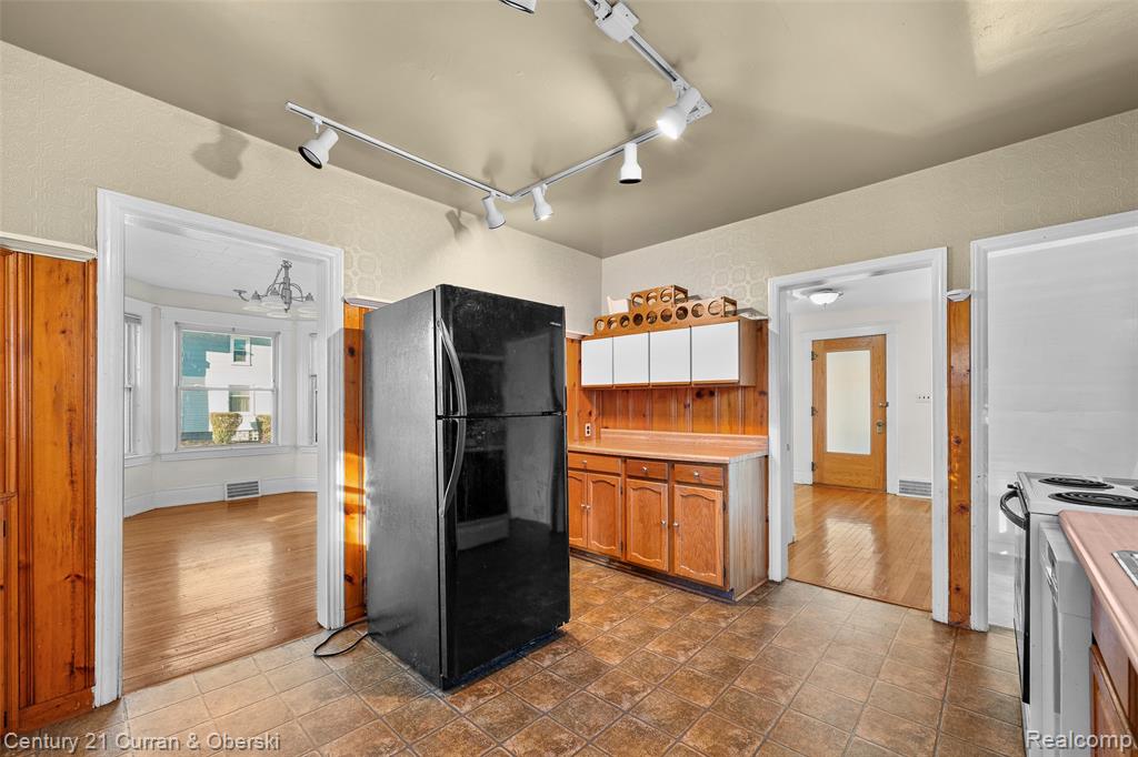 902 S Washington Avenue, Royal Oak, MI 48067 — Photo 10