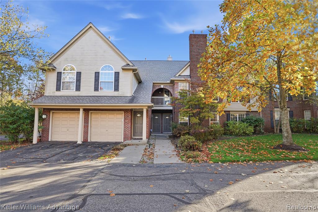 28342 Carlton Way Drive, Novi, MI 48377