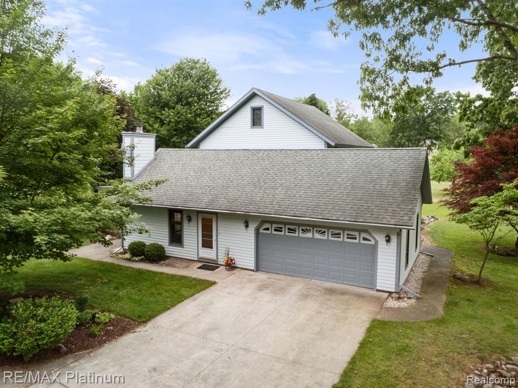 12902 Autumn Ridge Court, Milford, MI 48380 — Photo 3