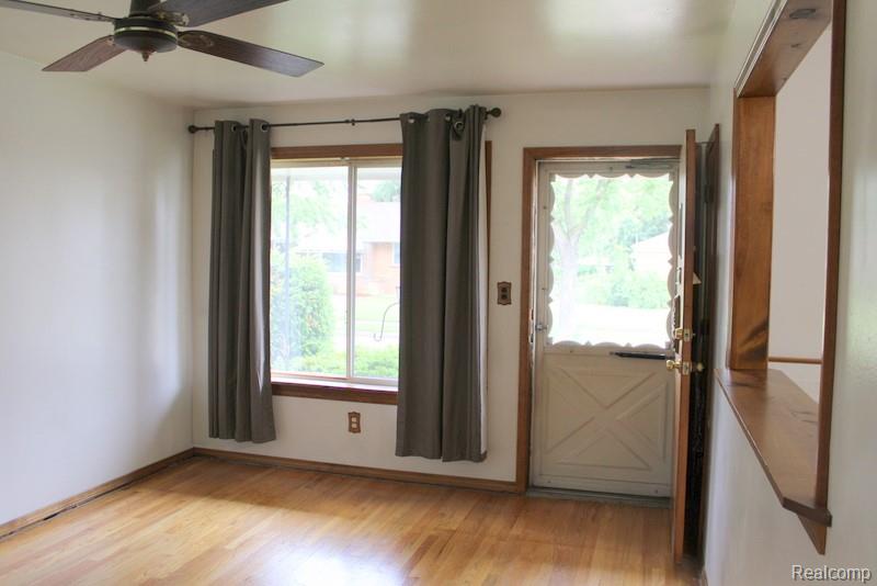907 Farnham Avenue, Lincoln Park, MI 48146 — Photo 15