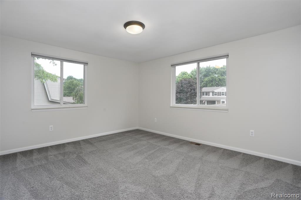 684 Abbey Court, Rochester Hills, MI 48307 — Photo 28
