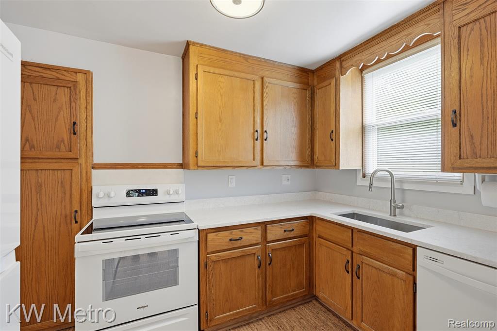 634 E Lewiston Avenue, Ferndale, MI 48220 — Photo 17
