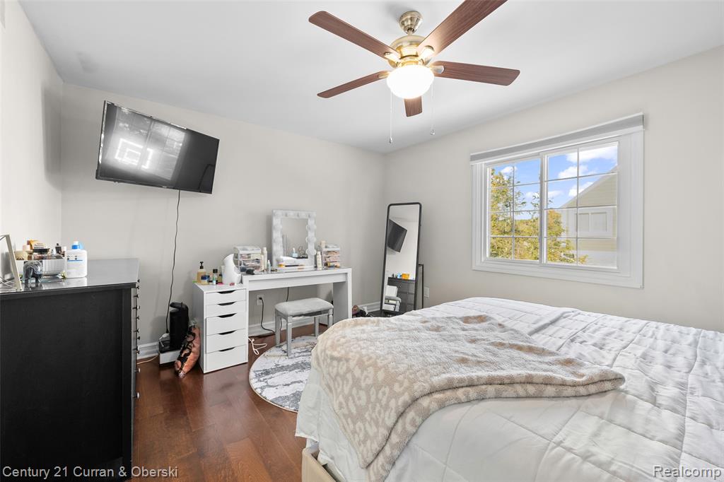 48279 Chesterfield Drive S, Dearborn, MI 48187 — Photo 25