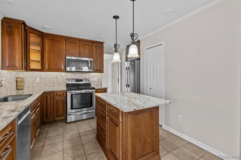 43441 BARCLAY Way, Canton, MI 48188 — Photo 6