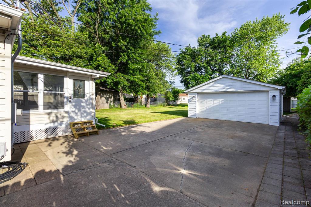 4333 Manor Avenue, Royal Oak, MI 48073 — Photo 30